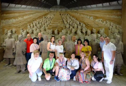 【2-6人纯玩包车】西安兵马俑+丽山园+华清池+驼铃传奇【[私家精品小团]2-6人小团，三环内酒店上门接送，独立讲解，保证不拼团，一家一车，睡醒出发!】