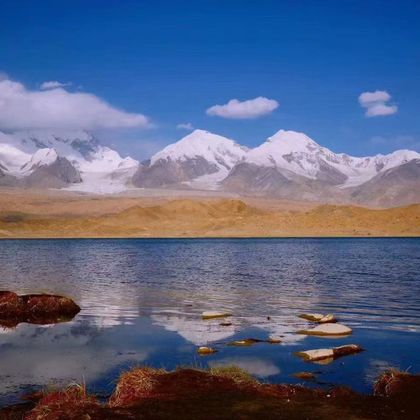 新疆+慕士塔格峰-喀拉库勒湖景区+白沙山-白沙湖景区+帕米尔高原一日游