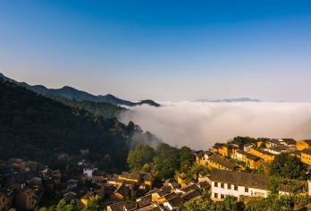 安徽黄山古徽州文化旅游区+阳产土楼一日游+选中英俄导游 EA【全程中文/英文/俄语服务，沟通无障碍，景点可调】