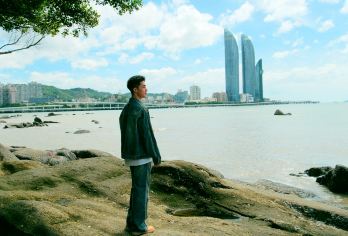 厦门鼓浪屿高端旅拍+日光岩+首富别墅+往返船票一日游|9人团【[没有套路|纯玩无购]全程0自费，行程没有购物不喝茶，没有二次消费（如门票），真纯玩，不尴尬。】