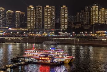 【精品游船】重庆两江夜景游船票丨朝天门7码头登船【购票须知：1.2m（不含）以下免票，1.2m以上（含）和成人同价，老人无优待政策。】
