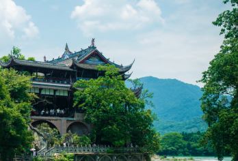 成都青城山+都江堰含门票一日游精华纯玩三环内包接赠川剧变脸【[景点精选]成都青城山+都江堰】