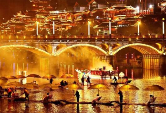 『8人/12人/独立团』腾龙洞+狮子关一日游利川宣恩恩施接送【『自由自在•独立用车』VIP专车（车型自选•团型可选）专业资深线路规划团队为您量身策划合理线路！】