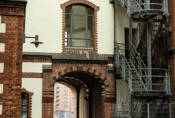 德国汉堡市区-海事博物馆-艺术与海事主题-包车-精选【专属客服和本地中文司机，一家一团包车】