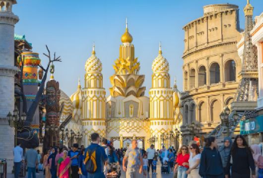 迪拜流光盛宴：地球村+奇迹花园+朱美拉海滩+音乐喷泉包车一日【四大地标全覆盖：串联花卉奇观、文化聚落、豪华地标与光影盛宴，一日尽览迪拜多元风情】