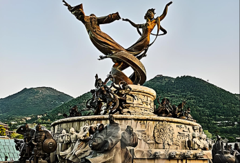 兵马俑+华清宫一日游｜15人轻奢小团｜全城接送9:00出发【4A总社独立发团+自营车队+专职导游+无强制消费】