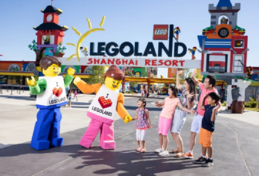 上海乐高乐园度假区+上海之巅观光厅+【上海亲子游服务】【享受舒适安全的接送服务往返上海乐高乐园】