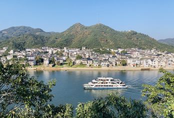 黄山新安江山水画廊半日游【含门票、游船，市区免费接送，纯玩】【1.黄山市市区参团，汽车站/火车站/各酒店提供免费接送站服务。】