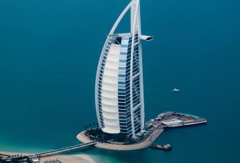 迪拜湾+迪拜河港+迪拜码头+朱美拉港湾+迪拜运河水上风情日游【迪拜建筑奇观+购物天堂+文化体验+亲子娱乐+极限运动】