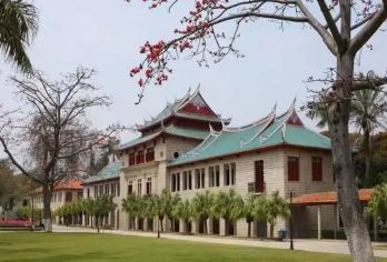 厦门大学一日游【正门入校+当天可选】【●本产品提供厦门大学代预约入校参观服务，无需跟团集合，集合点是入校时间点，下单请选择集合点。】