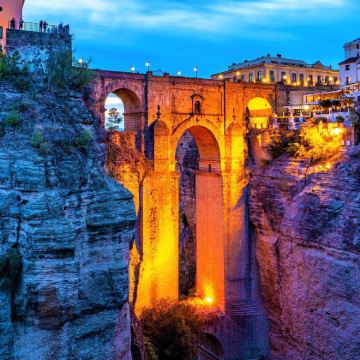 西班牙跟团1日游 塞维利亚-龙达-白墙小镇赛特尼尔 可选