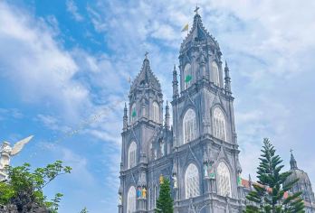 越南包车自由行：快速出签、快速通关、越南特色美食水果自由【包车出行：越南独立包车自由行，充足时间深度畅游，时间灵活，想去哪儿和司机说一声】