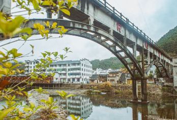 景德镇专业地陪/外语导游：探索瓷宫与瑶里古镇 外宾接待 EA【全程中文/英文/俄语/法语/韩语/葡萄牙语服务，沟通无障碍，景点可调】