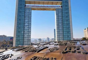 威海华夏城+猫头山+半月湾一日游可英文服务【可提供英文及小语种导游服务-往返接送-可选导游-可代订门票】