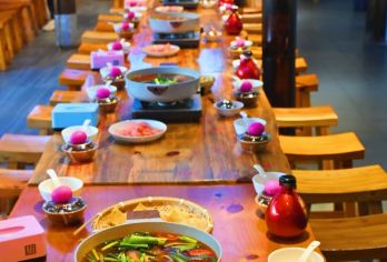 西江千户苗寨高端纯玩一日游【免费赠送苗服换装体验，同时赠送西江景区花漾旅拍店价值200元的旅拍代金券！】