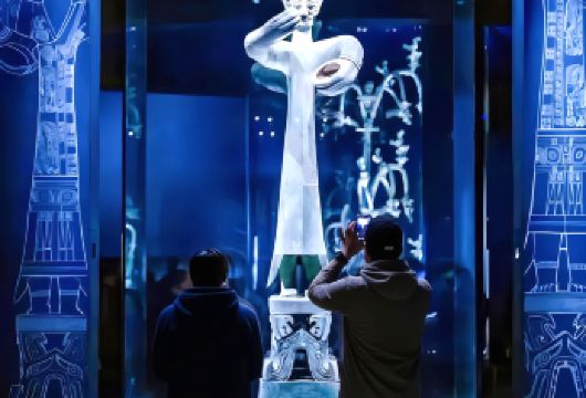 都江堰+三星堆【8人小团◆可选观夜景◆打卡网红地◆门票全含】【[秘制路线]全程下坡路，旅途轻松有趣，亲子同乐】