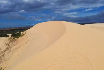 越南胡志明市白沙丘+红沙丘+美奈渔村+仙女溪1日包车游【独立包车、上门接送、管家服务】