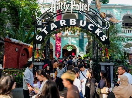 魔法降臨！星巴克哈利波特夢幻聯乘點燃冬日廣州