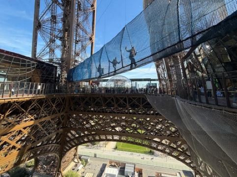 Eiffel Tower sky bridge returns for a limited time