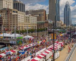 Oktoberfest Zinzinnati：慶祝40年巴伐利亞狂歡