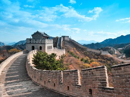 Tourists channel Xiao Zhan, recite poetry—eight takes and counting