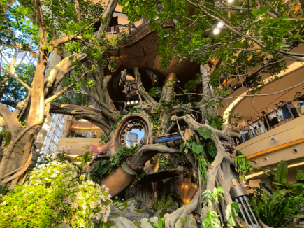 The Ring Chongqing 2.0 is here—its 20-meter-tall mechanical giant tree is so beautiful it leaves you speechless