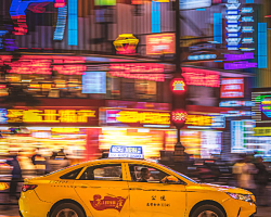 Chongqing unveils car elevators to Jiefangbei's underground ring road