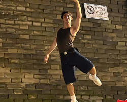 Impromptu dance at Xi'an City Wall sparks cross-cultural discussion