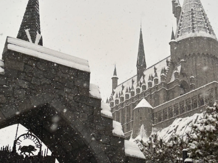 Hogwarts is a winter wonderland once again