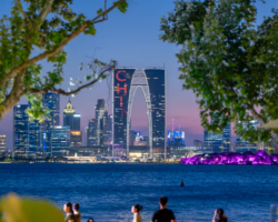 Jinji Lake's blue hour romance
