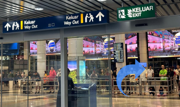 到着ロビーを出て、ゲート5・ゲート6を確認する