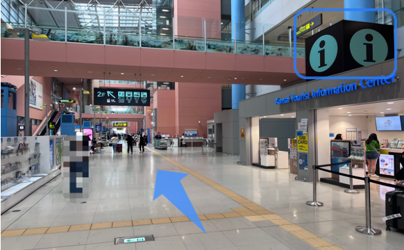 【関西観光案内所】が見えたら【国際線到着/南】へ直進