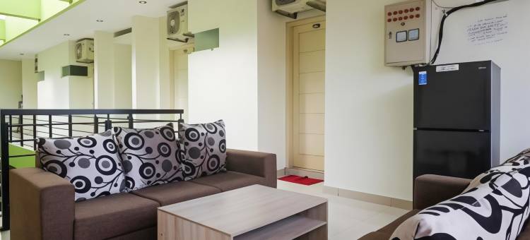 城市视野沙里亚卡达尔曼之家劳耶安红门酒店(Urbanview Syariah Kadarman Home Laweyan by RedDoorz)图片