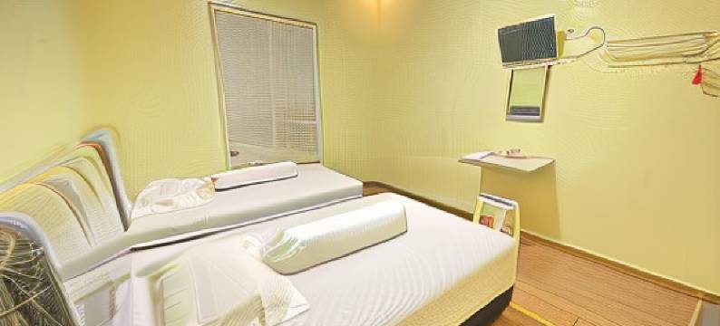 RN民宿-近竹子广场波勒瓦利-米特拉红门酒店(Homestay RN Near Taman Bambu Runcing Polewali Mitra RedDoorz)图片