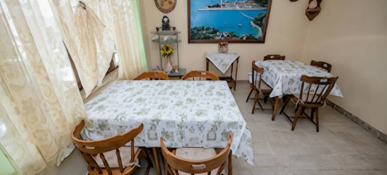 绿湾公寓和房间(Apartments & Rooms Green Bay)图片