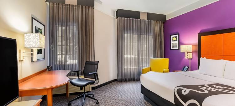 罗利达勒姆机场拉昆塔温德姆套房酒店(La Quinta Inn & Suites by Wyndham Raleigh Durham Airport)图片