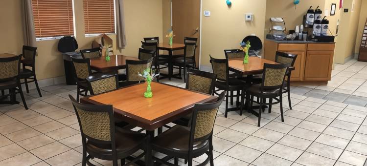 韦恩堡美吟酒店(Baymont by Wyndham Fort Wayne)图片