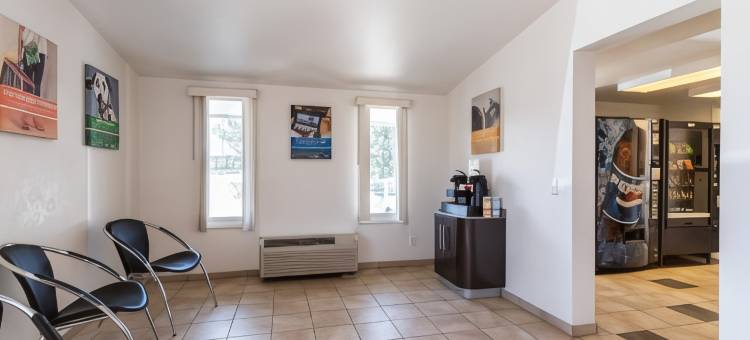 兰心 6 汽车旅馆(Travelodge by Wyndham Lansing MI)(Travelodge by Wyndham Lansing)图片