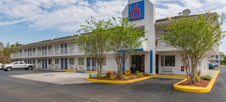 皮尔斯堡6号汽车旅馆(Motel 6 Ft. Pierce, FL)图片