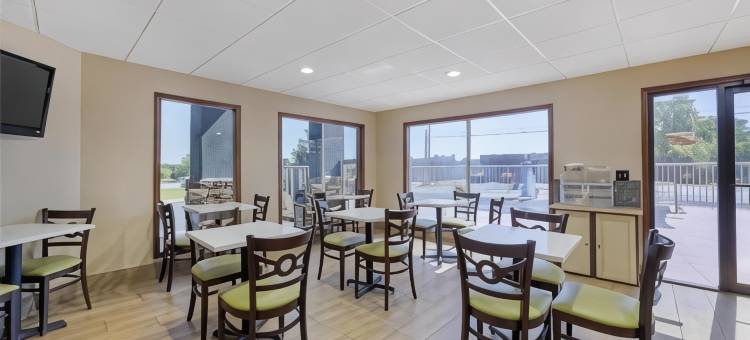 费尔温兹贝斯特韦斯特酒店(Best Western Fairwinds Inn)图片