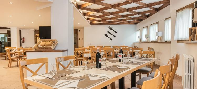 维耶拉酒店(Hotel Viella)图片