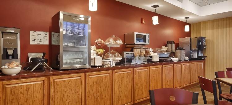 伍德兰德山贝斯特韦斯特优质套房酒店(Best Western Plus Woodland Hills Hotel  Suites)图片