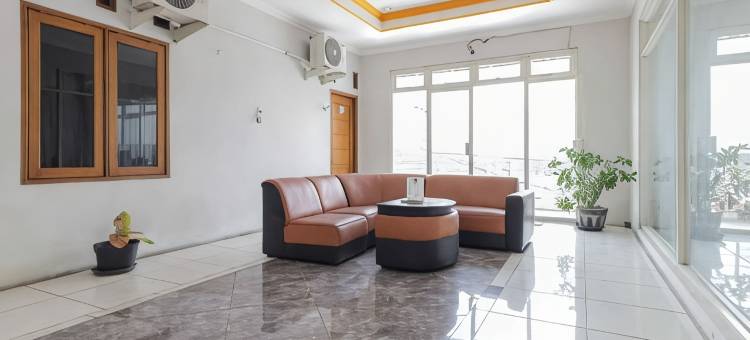 RedDoorz Near Juanda International Airport 2图片