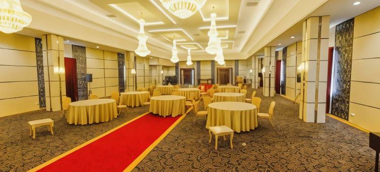 展玉费卢西吉诺酒店(Hotel Gino Feruci Cianjur)图片