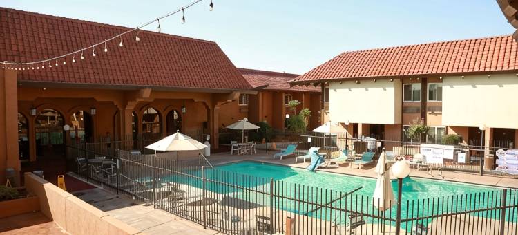 弗雷斯诺北华美达酒店(Ramada by Wyndham Fresno North)图片