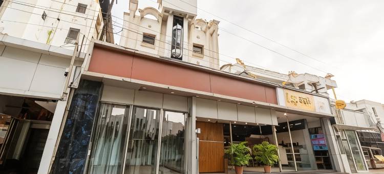 Itsy Maitreya距斯里赛巴巴神庙170米酒店(Itsy Hotel Maitreya 170 Meters from Shri Saibaba Temple)图片