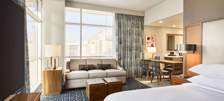 登顿会议中心希尔顿安泊套房酒店(Embassy Suites Denton Convention Center)图片