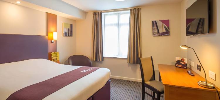 伯恩茅斯东普莱米尔酒店(Premier Inn Bournemouth East (Boscombe))图片
