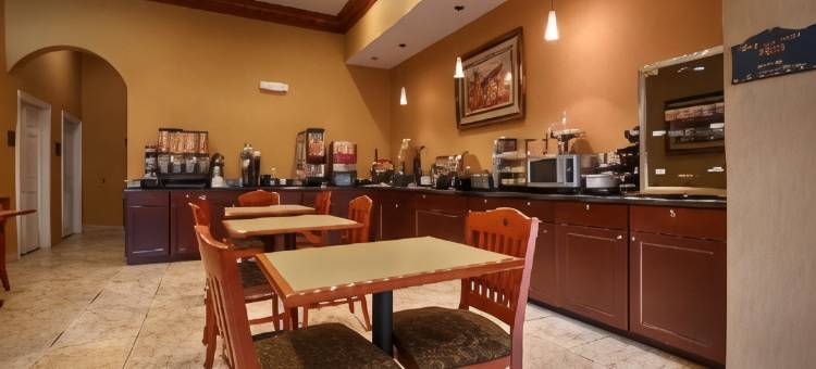 新凯尼贝斯特韦斯特优质套房酒店(Best Western Plus New Caney Inn  Suites)图片