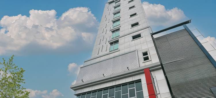 登巴萨酒店(Hotel Denpasar Makassar by LIFE)图片